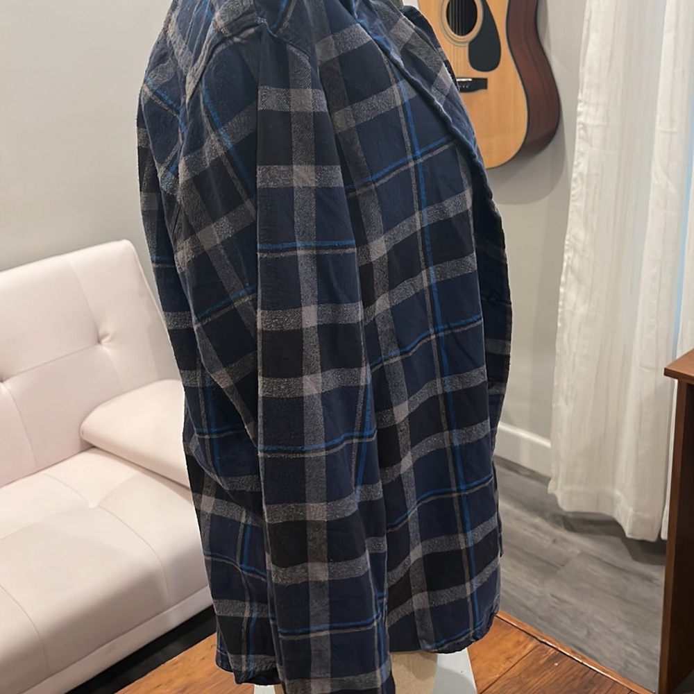 L Flannel - Picture 2 of 4